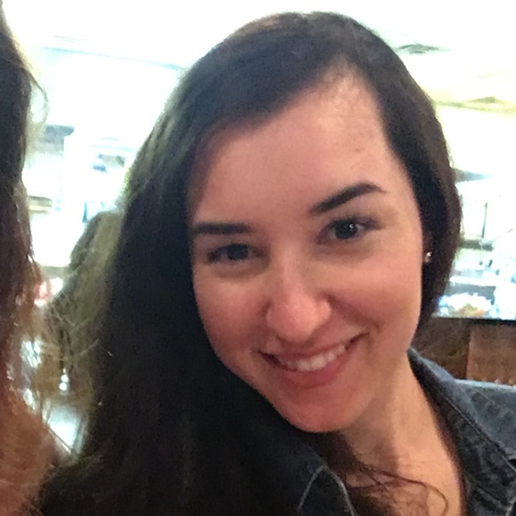 Meet your Posher, Andrea - Picture 1 of 1